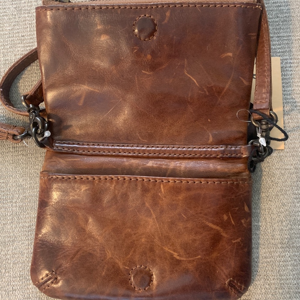 FRYE Melissa Stadium Cognac Brown Leather Foldover Crossbody Shoulder Bag NWT - Picture 6 of 9